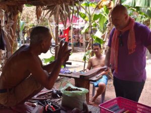 akim vespa adventures cambodia angkor zonsopgang tour hout ambachtelijke