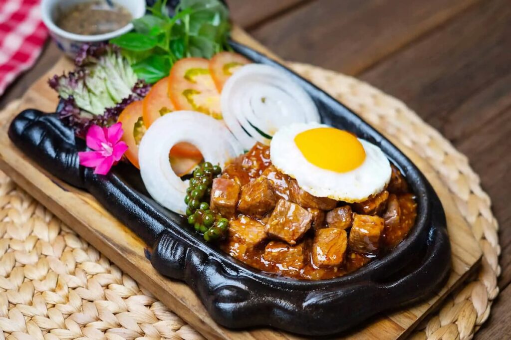 siem reap food beef lok lak